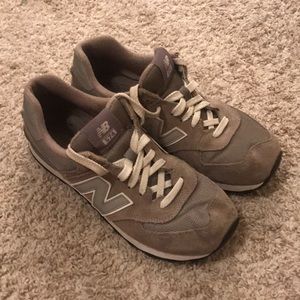 Gray New Balance Tennis Shoes